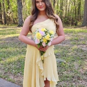 Mac Duggal Prom Dress